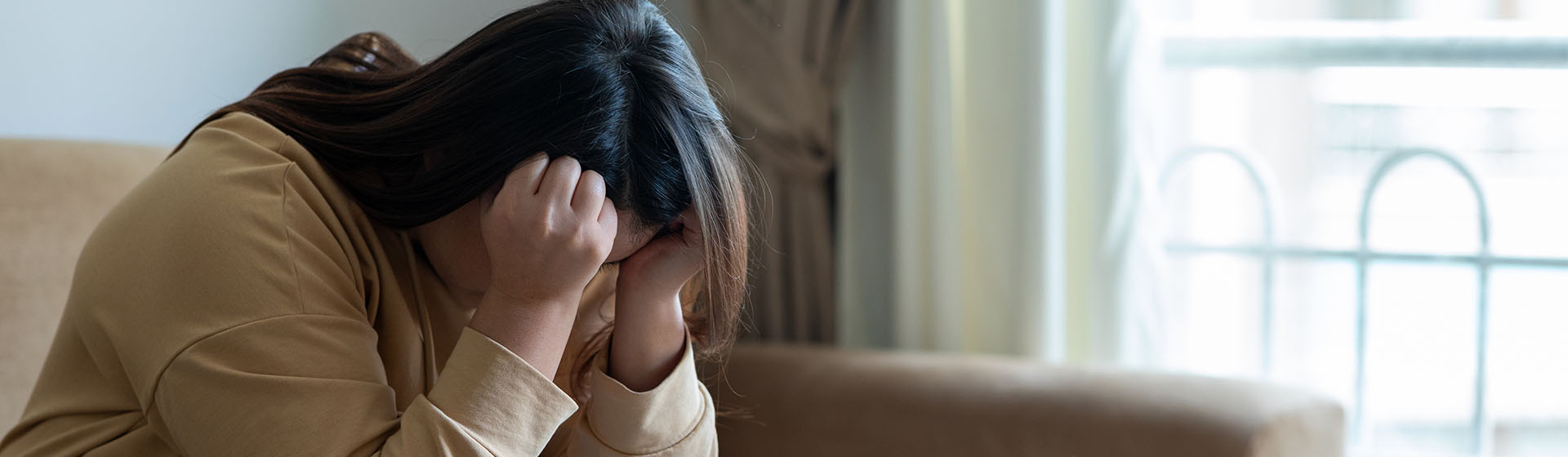 Woman suffering from emotional eating